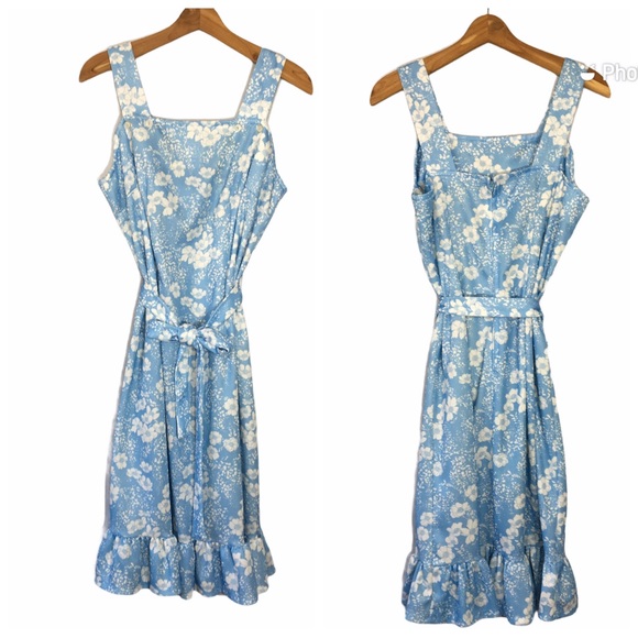 Vintage Dresses & Skirts - Vintage 1970's Light Blue Sundress with Ruffle Hem